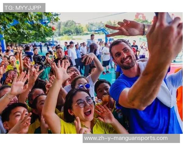 篮球球星亲临足球场观赛 看明星球员如何展现竞技魅力 篮球球星亲临足球场观赛 看明星球员如何展现竞技魅力